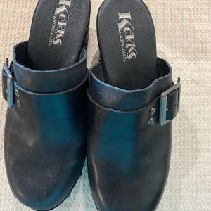 New Korks, by Kork-ease.  Slip on, Clogs.  Black leather shoes.   Size 7